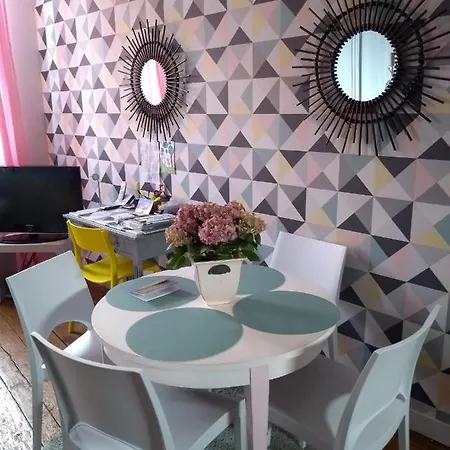 Au Petit Bonheur Apartment